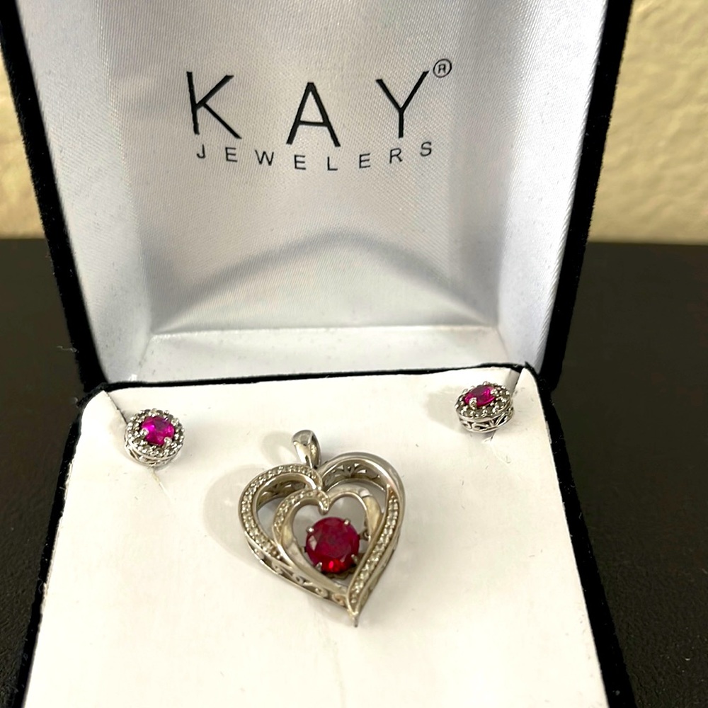 Kay jewelers heart pendant with earrings sterling silver